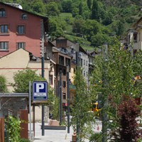 La zona blava i verda tornarà a estar operativa i es manté l’hora de gratuïtat als aparcaments de Sant Miquel i Prat de l’Areny 