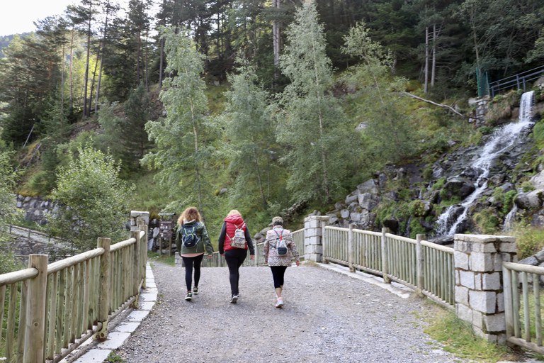 Sortida a Les Pardines i el llac d'Engolasters com a activitat del programa de lleure de la gent gran