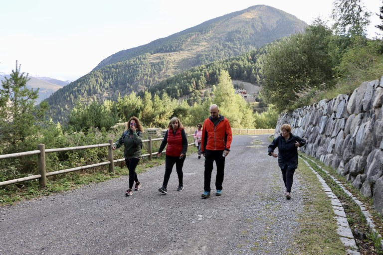 Sortida a Les Pardines i el llac d'Engolasters com a activitat del programa de lleure de la gent gran