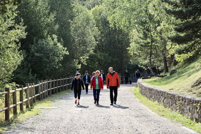 Sortida a Les Pardines i el llac d'Engolasters com a activitat del programa de lleure de la gent gran.