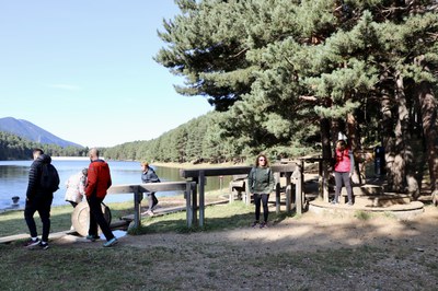 Sortida a Les Pardines i el llac d'Engolasters com a activitat del programa de lleure de la gent gran.