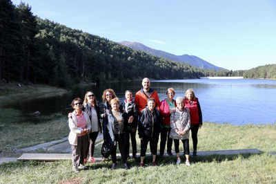 Sortida a Les Pardines i el llac d'Engolasters com a activitat del programa de lleure de la gent gran.