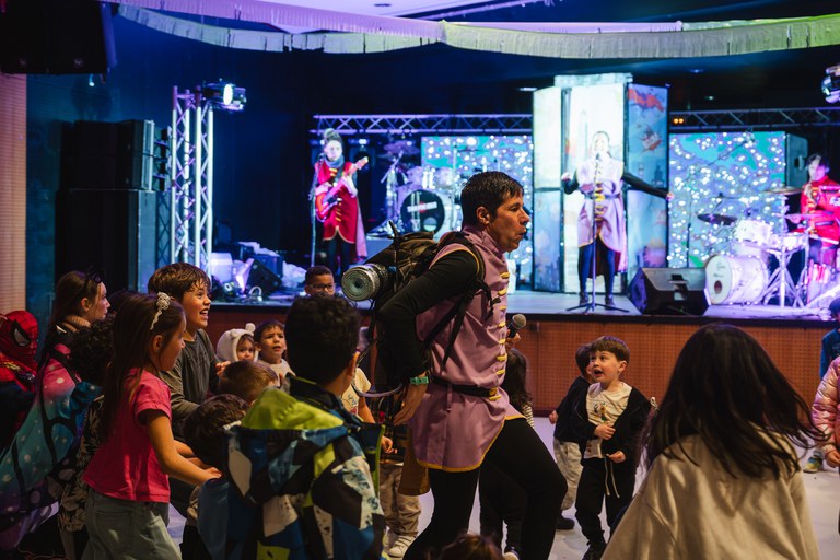 6 - Espectacle infantil Els superherois - CARNAVAL PAS DE LA CASA 2025  - 12.jpg