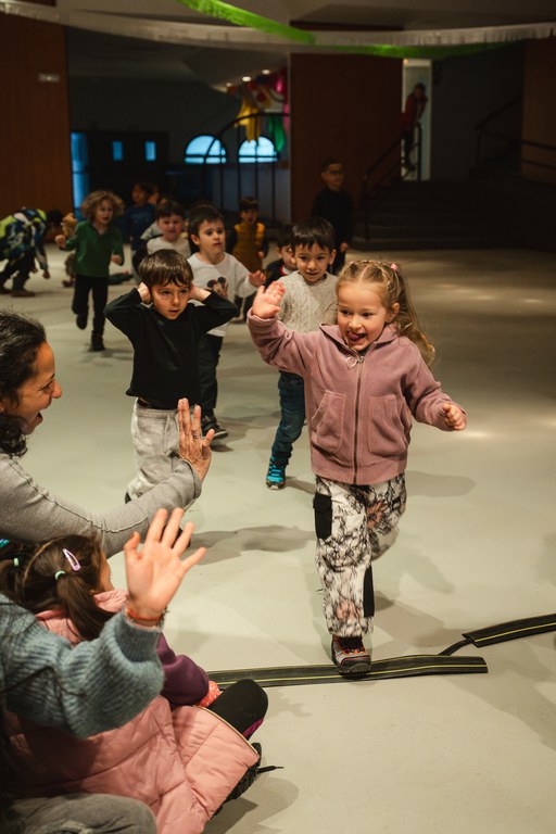 6 - Espectacle infantil Els superherois - CARNAVAL PAS DE LA CASA 2025  - 26.jpg