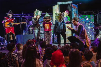 6 - Espectacle infantil Els superherois - CARNAVAL PAS DE LA CASA 2025  - 29.jpg.
