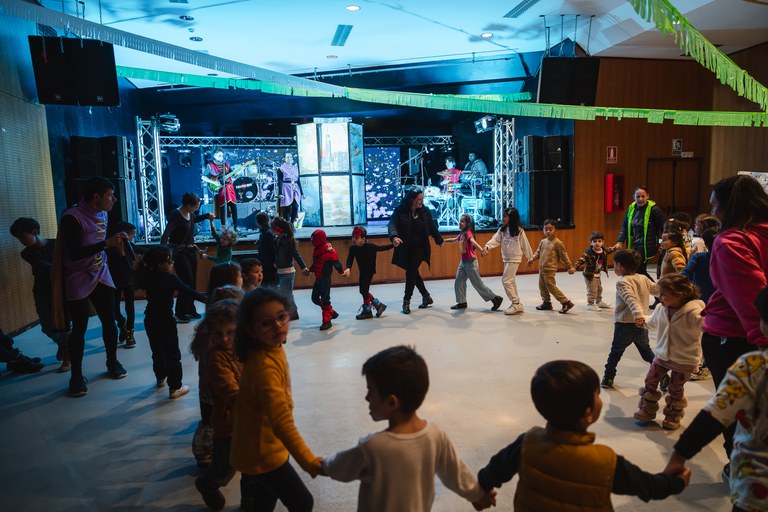 6 - Espectacle infantil Els superherois - CARNAVAL PAS DE LA CASA 2025  - 31.jpg