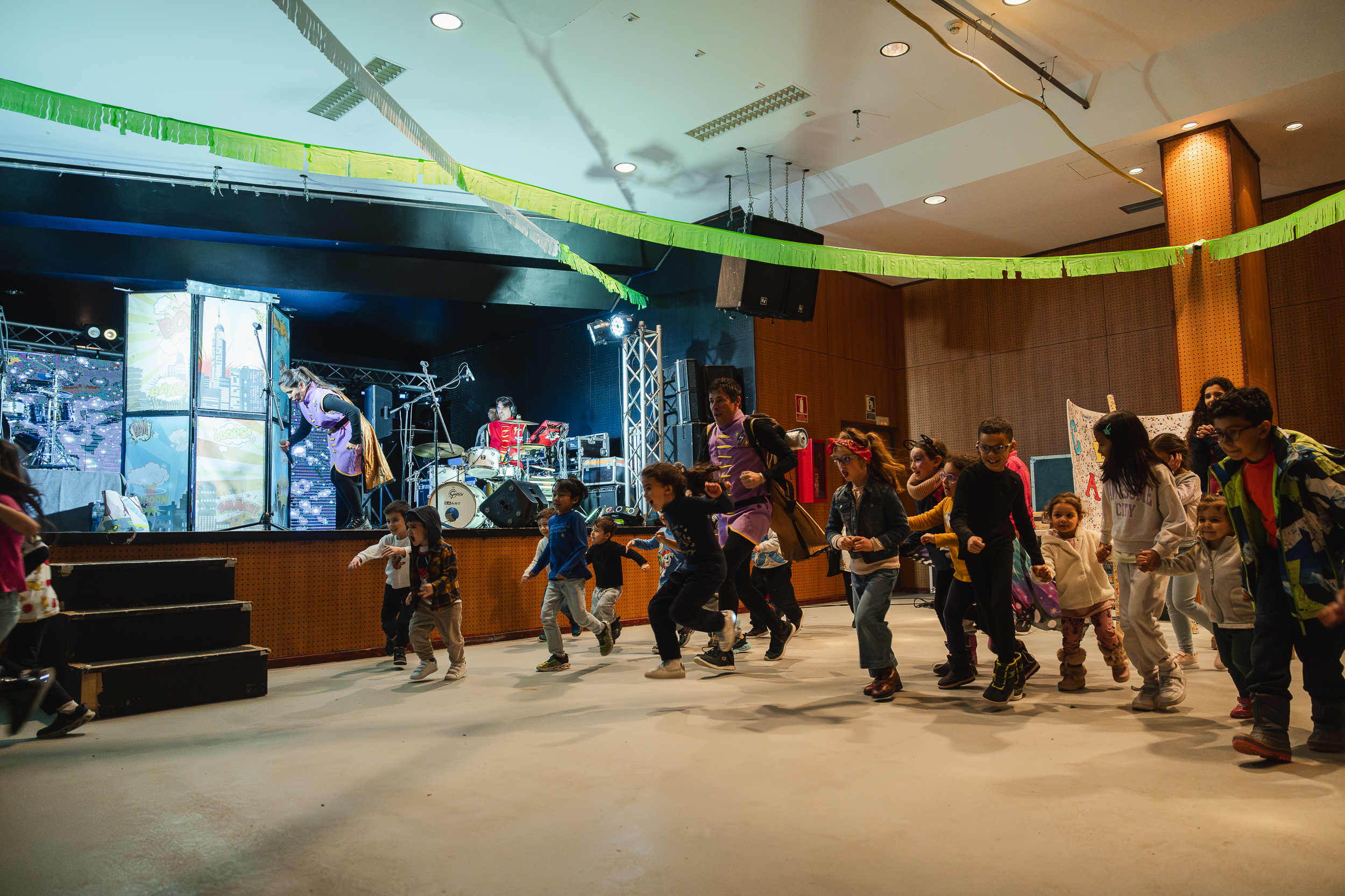 6 - Espectacle infantil Els superherois - CARNAVAL PAS DE LA CASA 2025  - 7.jpg