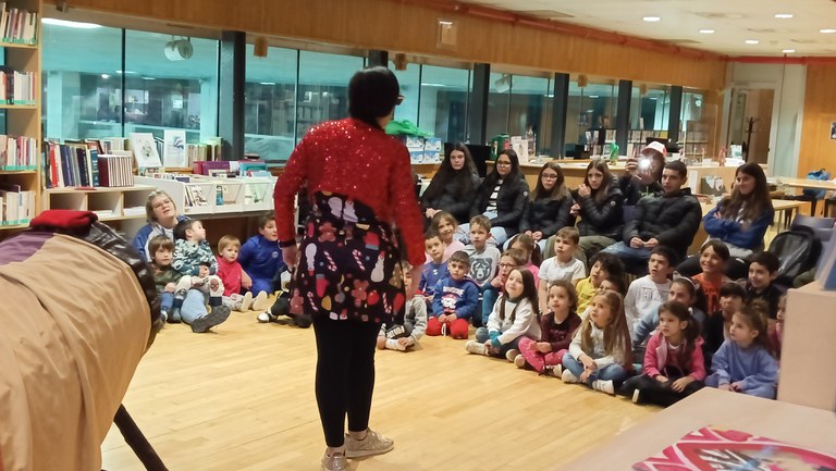 'Caga Tió' a la biblioteca comunal del Pas de la Casa