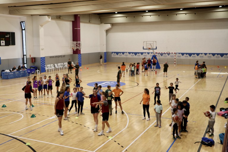 Estada del Barça CBS i activitat amb els i les infants de l'Àrea de Jovent i les joves de la Federació Andorrana de Basquetbol