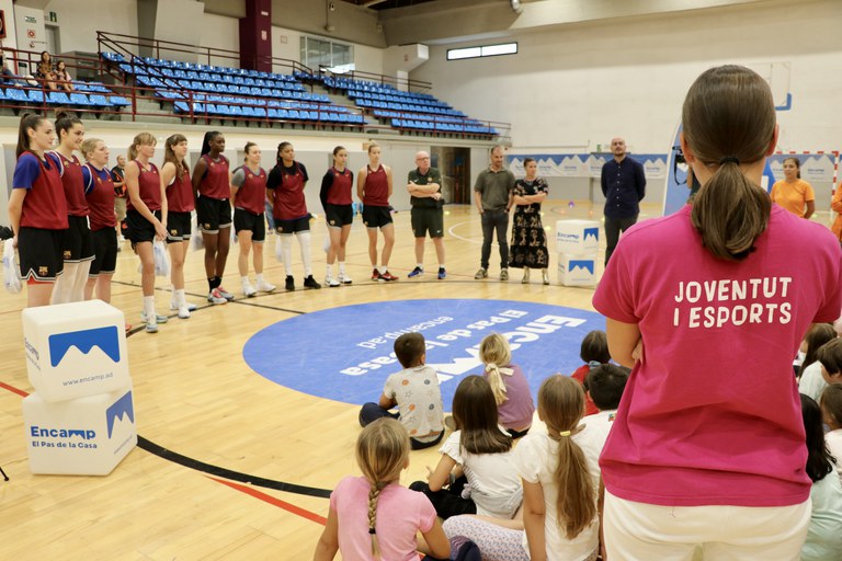 Estada del Barça CBS i activitat amb els i les infants de l'Àrea de Jovent i les joves de la Federació Andorrana de Basquetbol