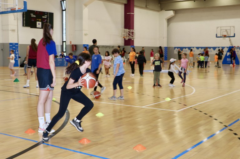 Estada del Barça CBS i activitat amb els i les infants de l'Àrea de Jovent i les joves de la Federació Andorrana de Basquetbol