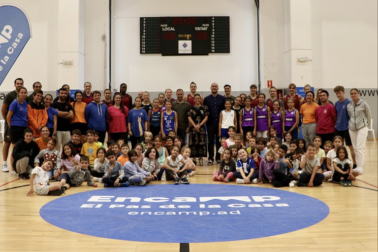 Estada del Barça CBS i activitat amb els i les infants de l'Àrea de Jovent i les joves de la Federació Andorrana de Basquetbol