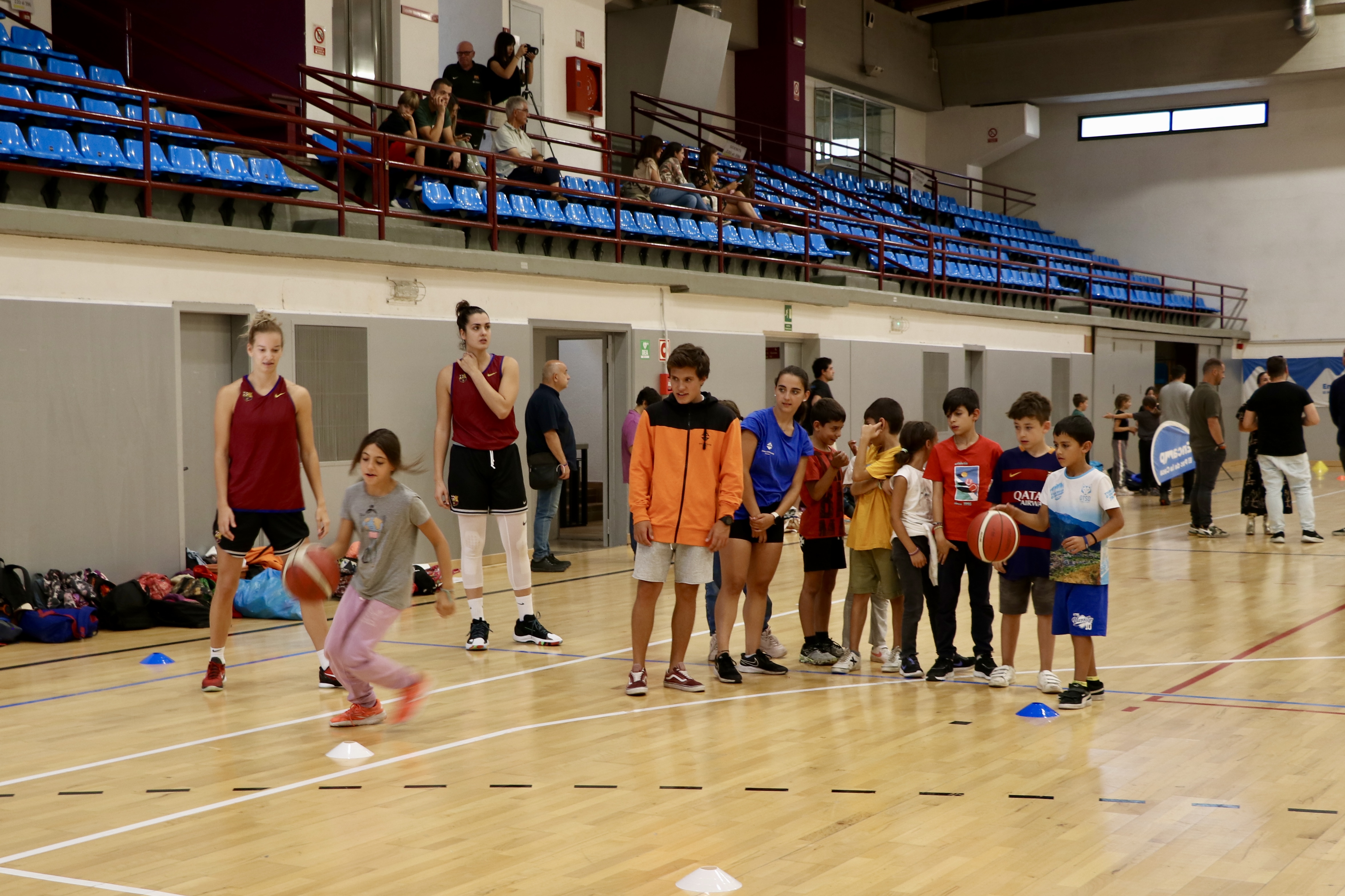 Estada del Barça CBS i activitat amb els i les infants de l'Àrea de Jovent i les joves de la Federació Andorrana de Basquetbol