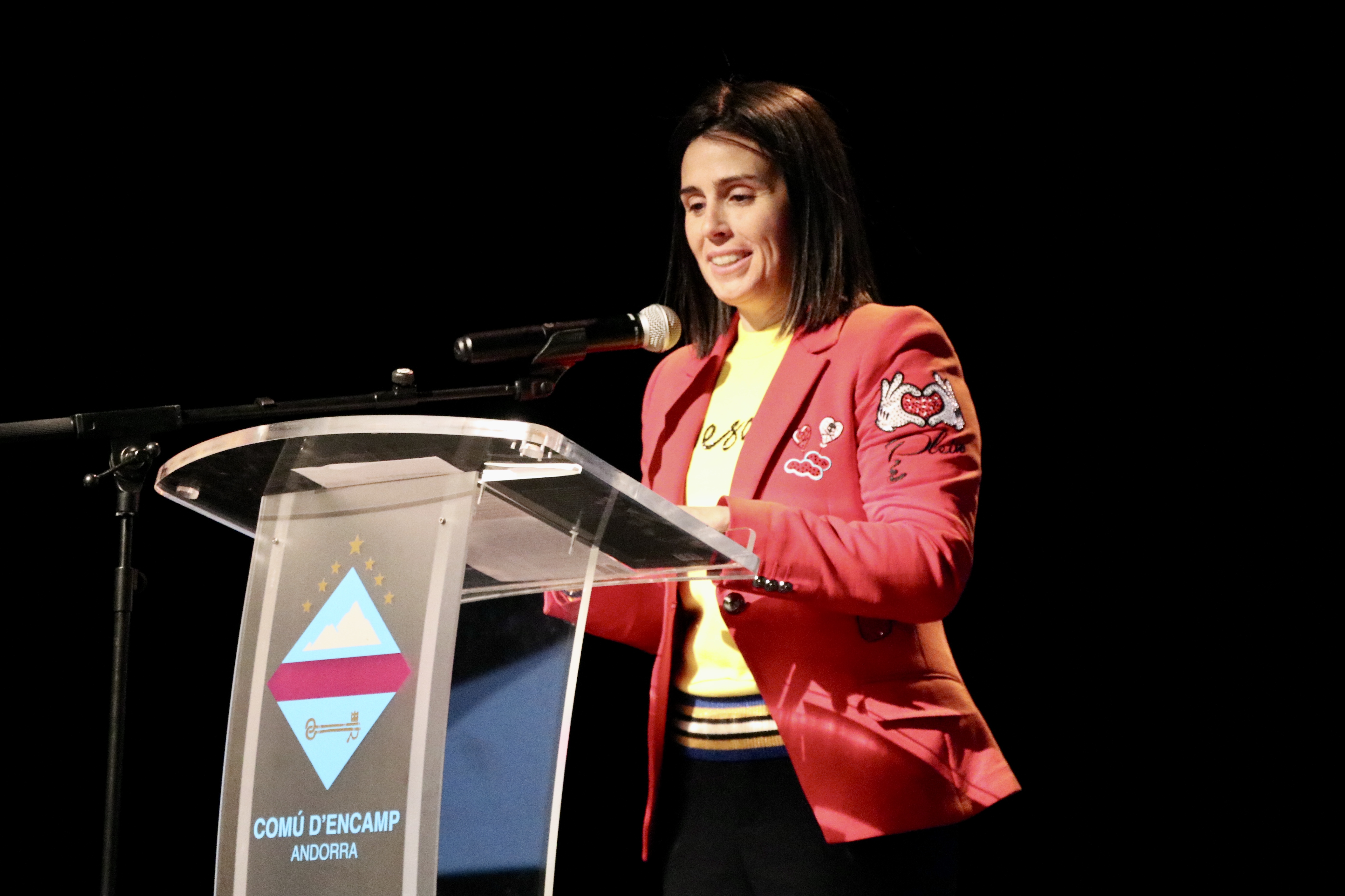 Presentació poemari 'Descosits' de Marta Deu a la sala de festes del Complex d'Encamp