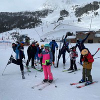 Més de 140 infants participen a l'escola de neu del Comú d'Encamp 