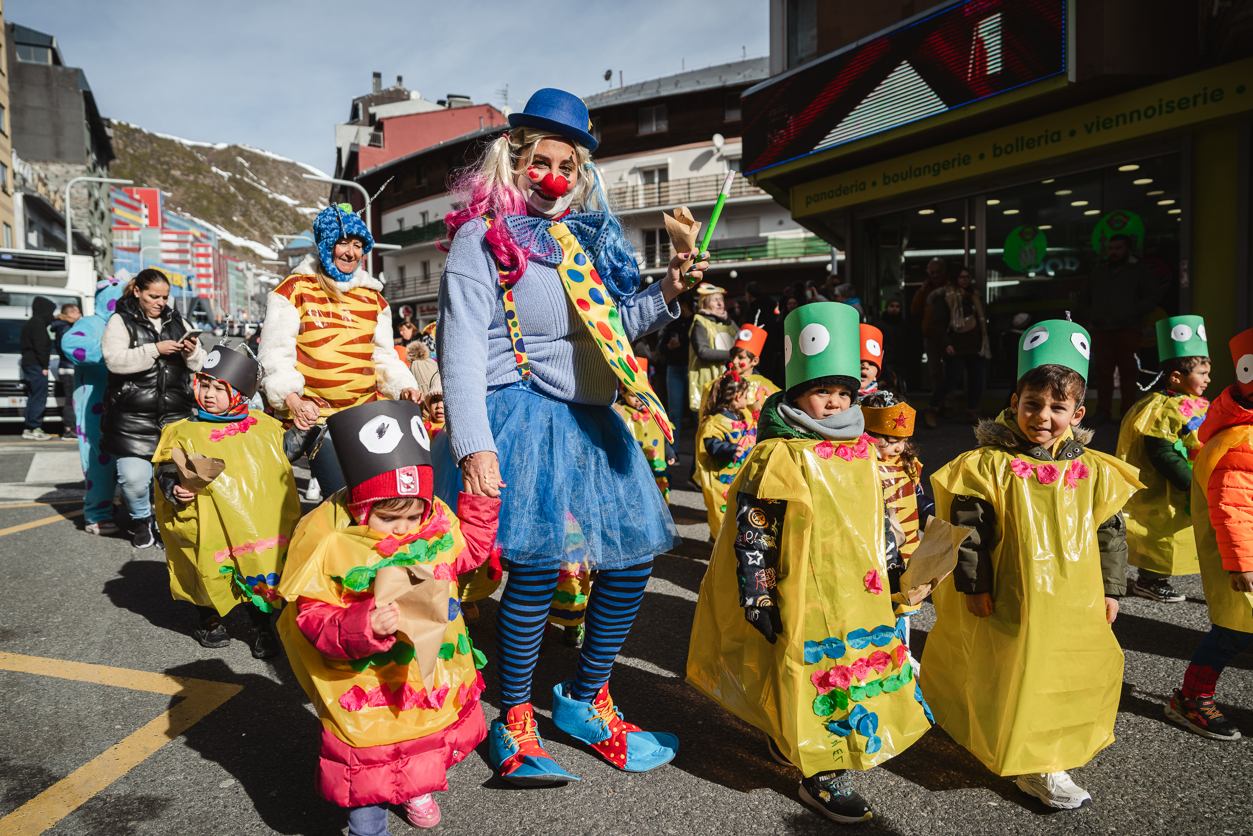 Rua de Carnaval de les escoles del Pas de la Casa @RubenCalvoperComuEncamp