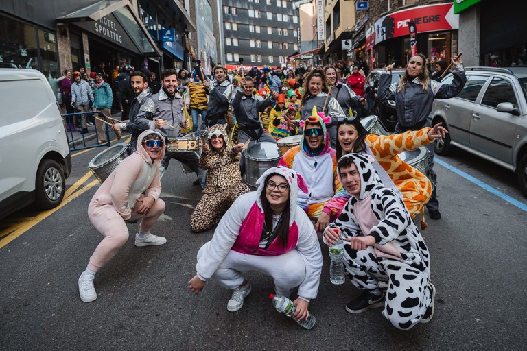 Rua de Carnaval de les escoles del Pas de la Casa @RubenCalvoperComuEncamp