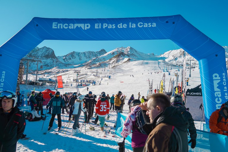 20251213 NeuFest - dissabte @ComuEncamp (3).jpg