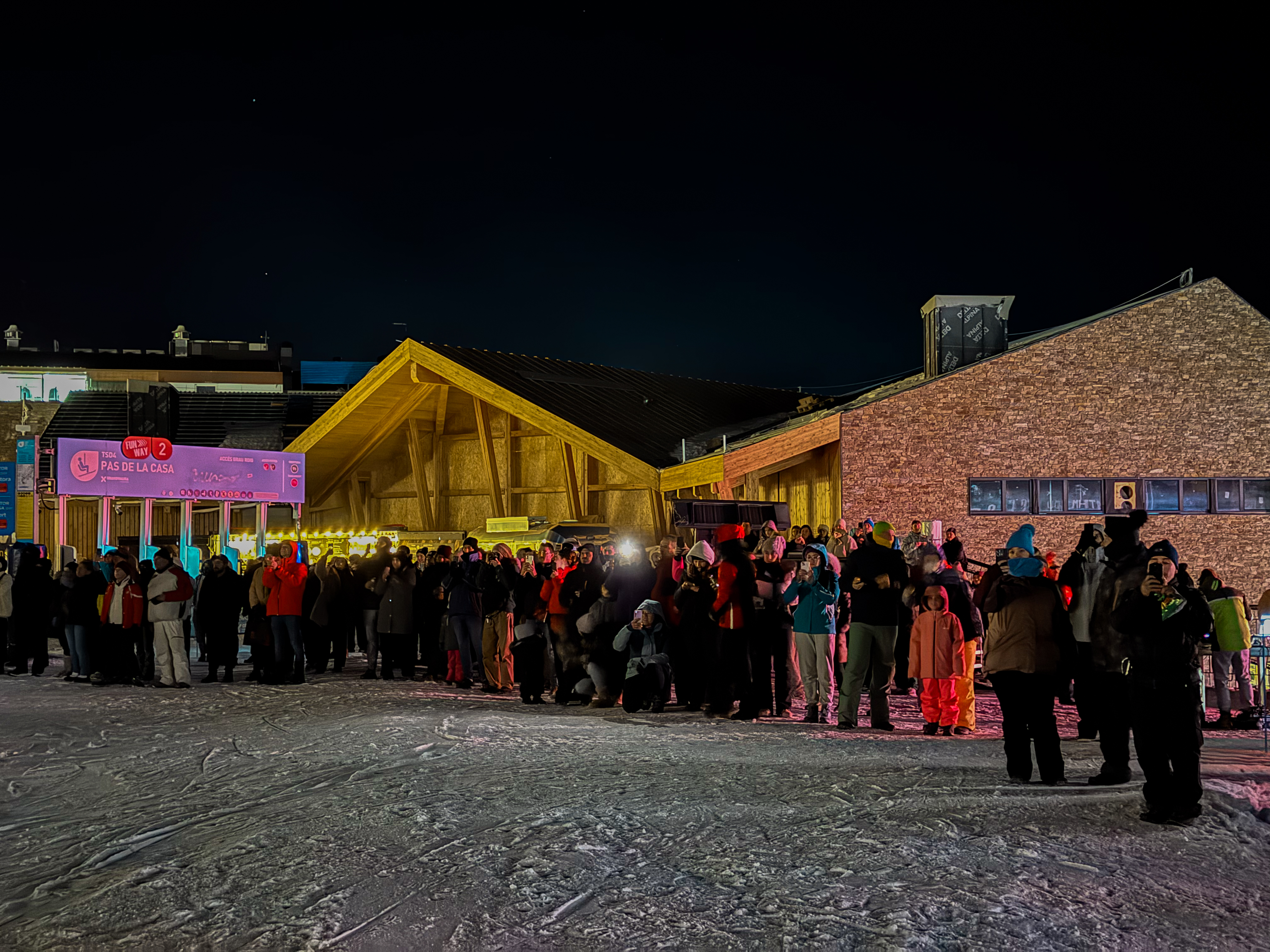 20251213 NeuFest - dissabte @ComuEncamp (89).jpg