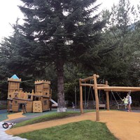 Obert el nou parc infantil de davant de la Plaça Sant Miquel  