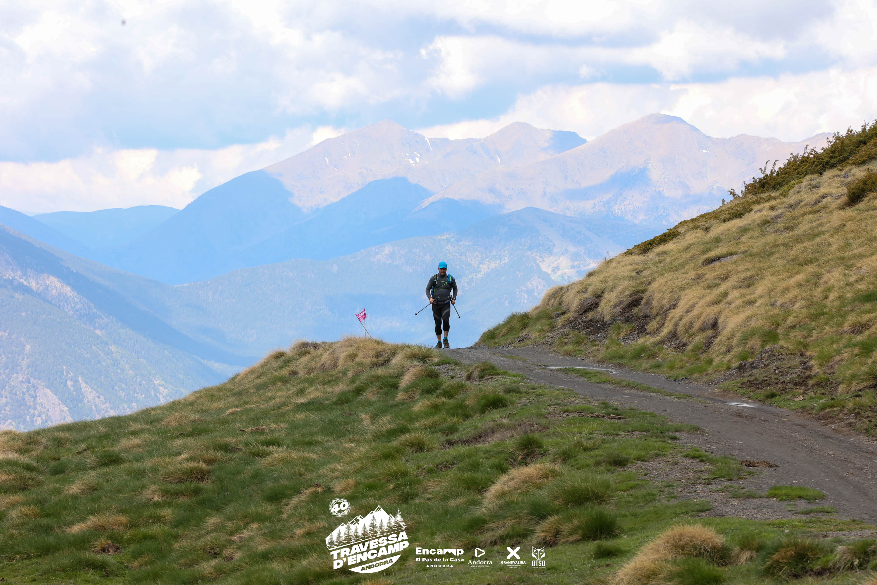 Corredor de la 40a OTSO Travessa d'Encamp a Pessons - @PDelclòs per Travessa d'Encamp