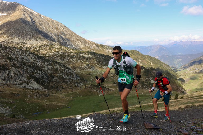 Corredor de la 40a OTSO Travessa d'Encamp a Pessons - @PDelclòs per Travessa d'Encamp