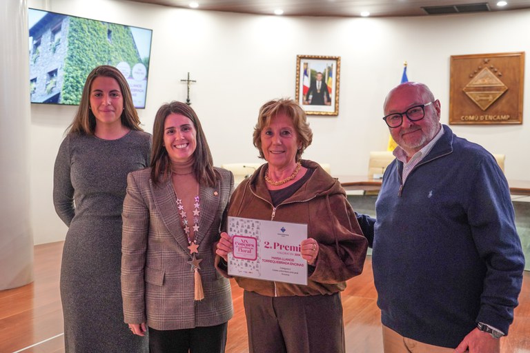 20251021 entrega premis embelliment floral @ComuEncamp  (11).jpg