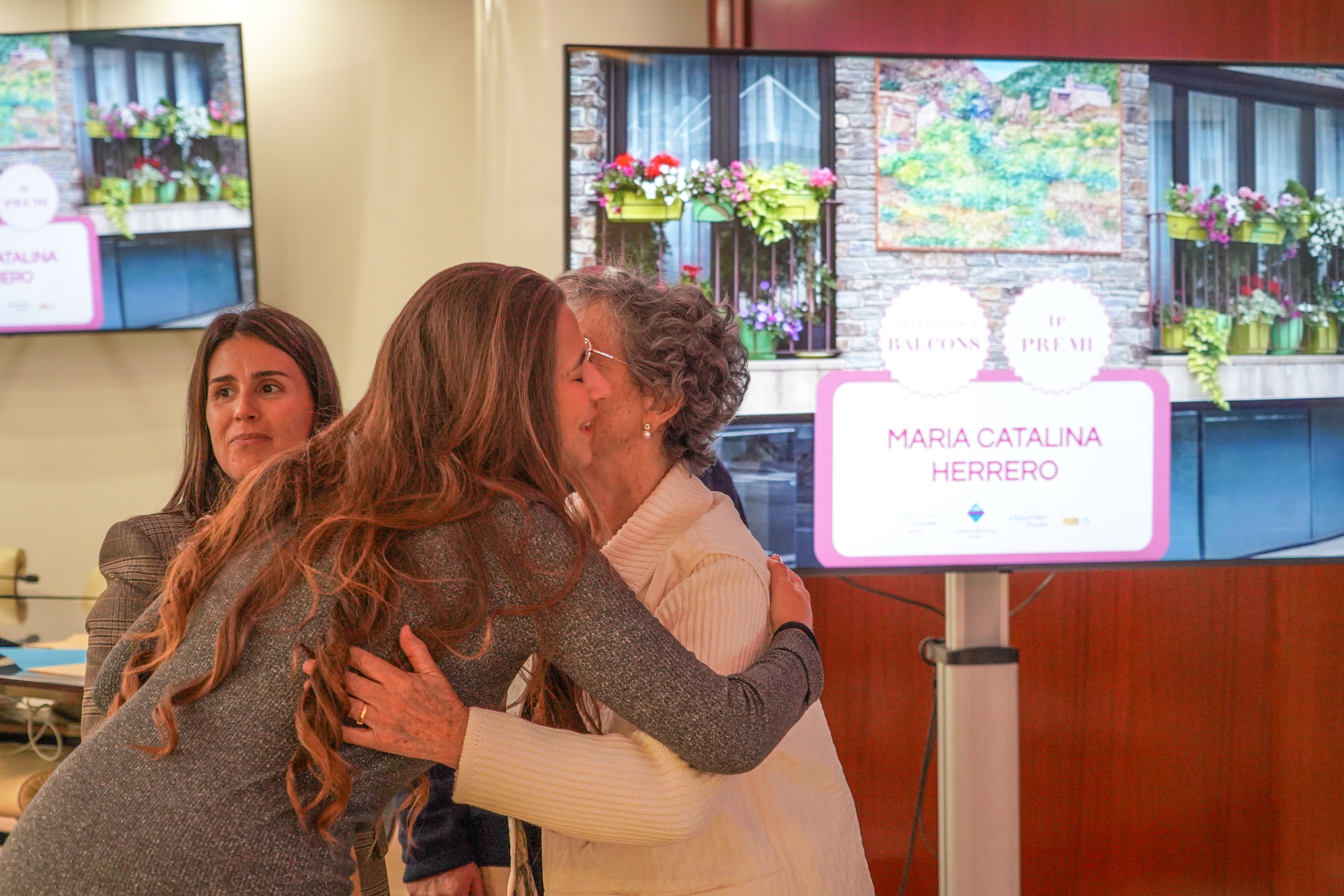 20251021 entrega premis embelliment floral @ComuEncamp  (25).jpg