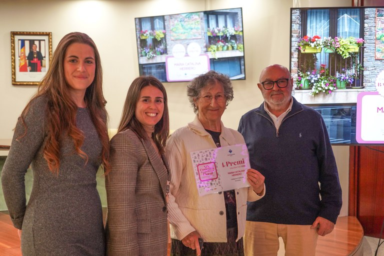 20251021 entrega premis embelliment floral @ComuEncamp  (26).jpg
