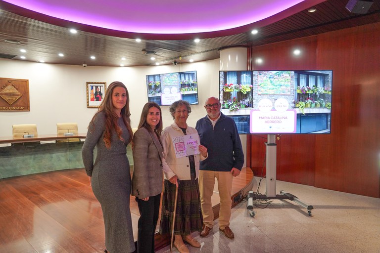 20251021 entrega premis embelliment floral @ComuEncamp  (27).jpg