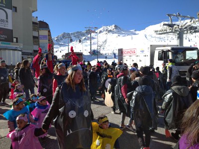 Rua de Carnaval escoles del Pas de la Casa.