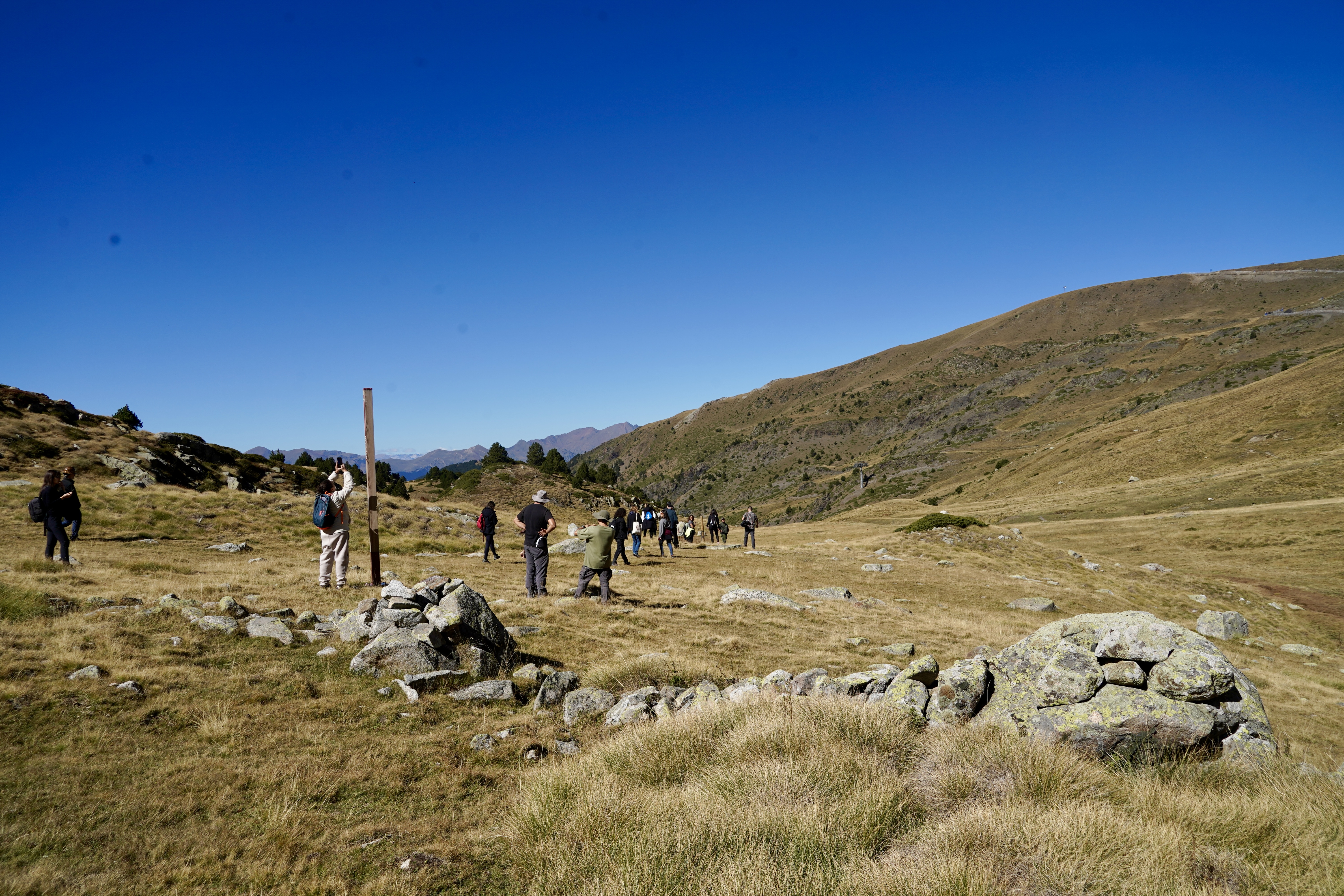 Visita al dolmen del Cubil i a part de la ruta dels orris @ComuEncamp
