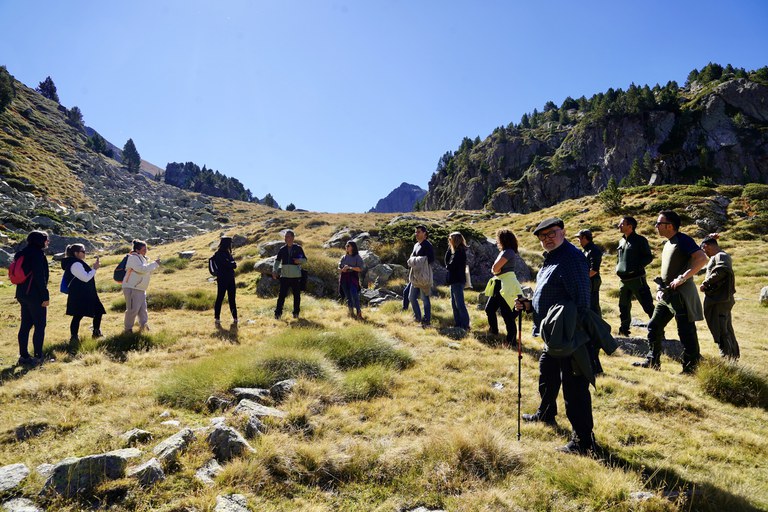Visita al dolmen del Cubil i a part de la ruta dels orris @ComuEncamp