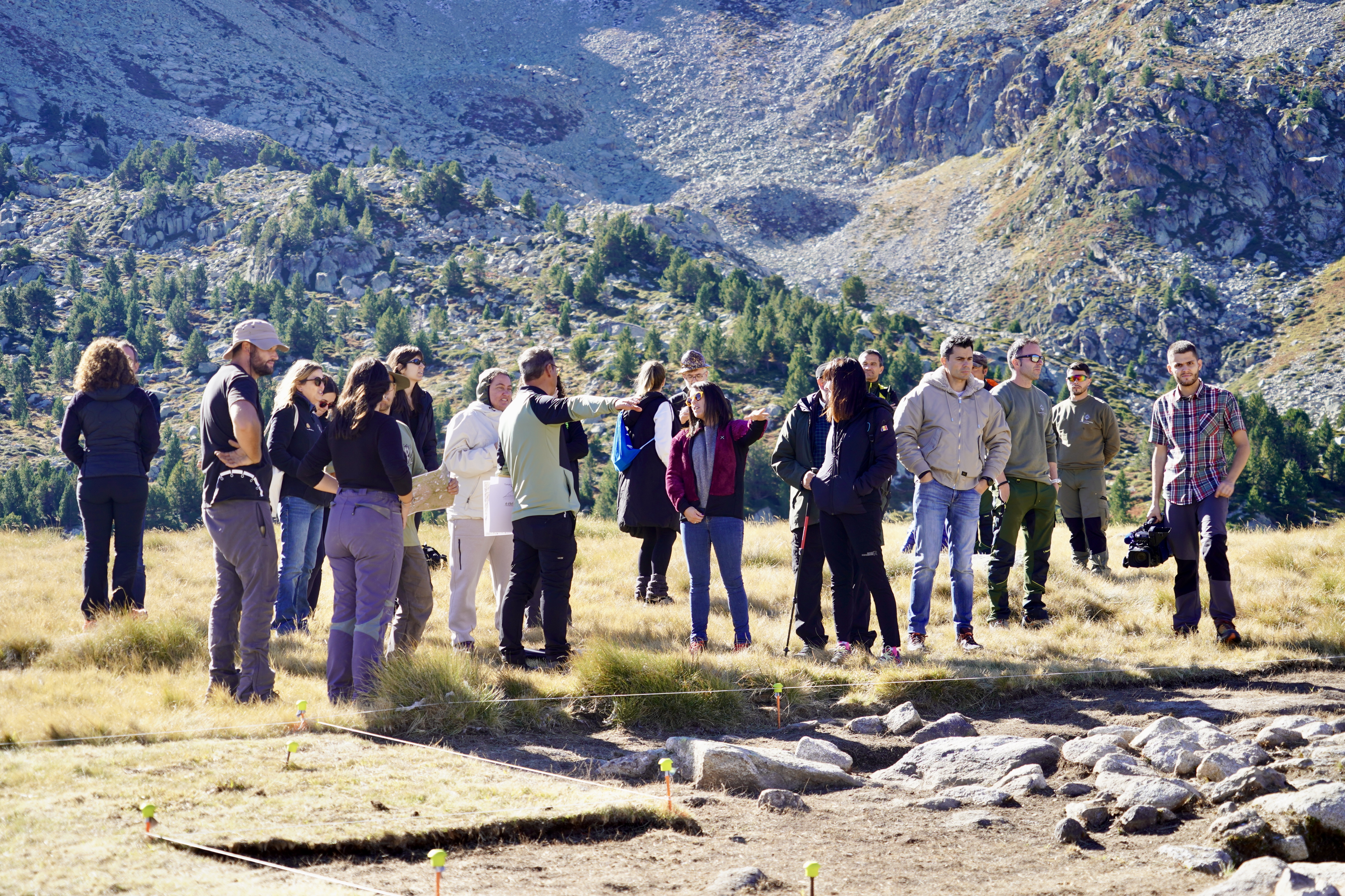Visita al dolmen del Cubil i a part de la ruta dels orris @ComuEncamp