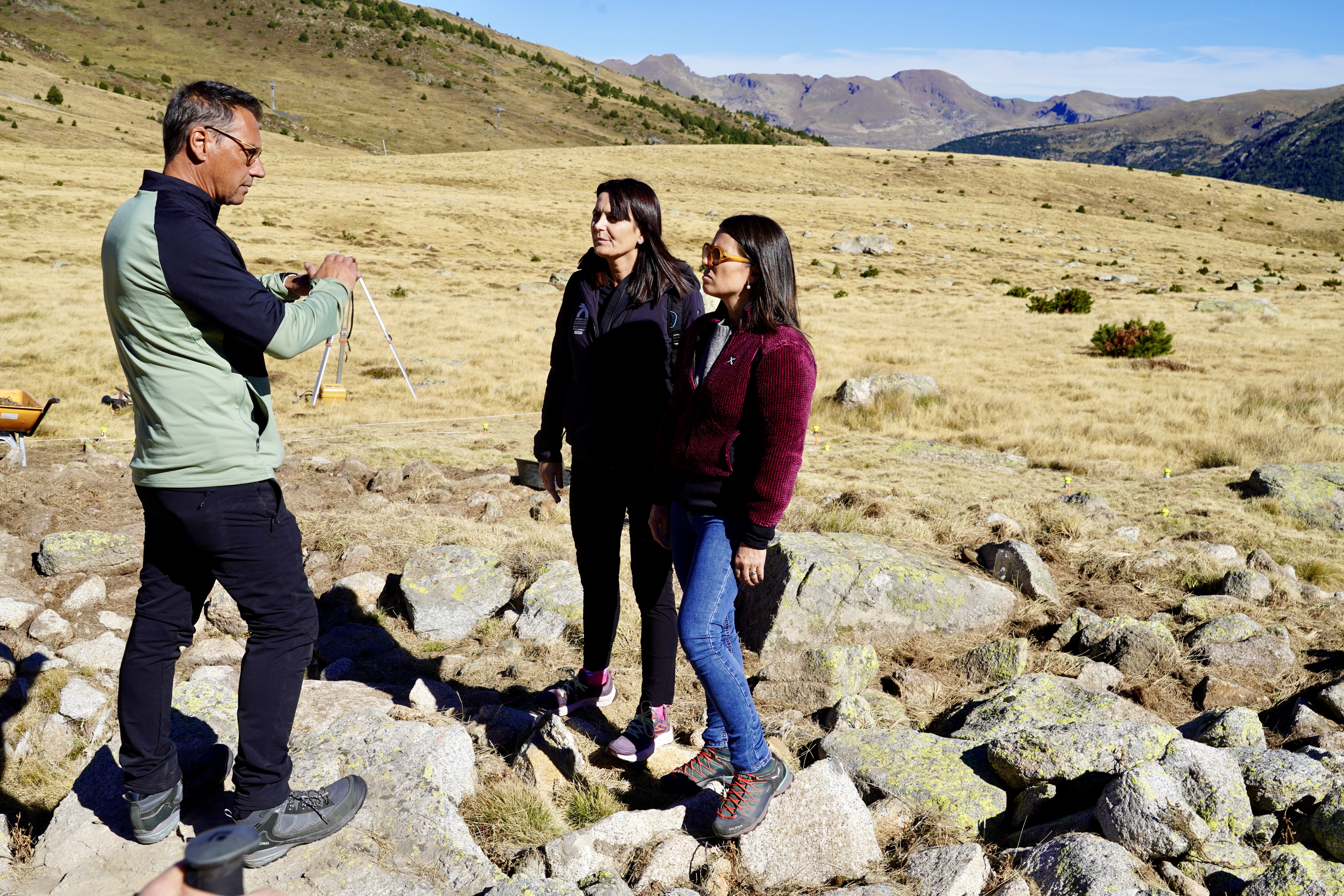 Visita al dolmen del Cubil i a part de la ruta dels orris @ComuEncamp