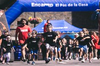 L’Spartan “kids” dona el tret de sortida al desè aniversari espartà a Encamp amb prop de 800 infants i joves