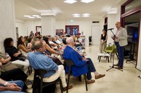 Susana Ginesta presenta a Encamp la seva primera novel·la, ‘Avui per tu, demà per mi’