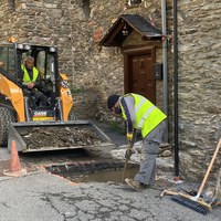 Tall d'urgència del subministrament d'aigua al poblet d'Encamp per arranjar una fuita detectada aquest matí