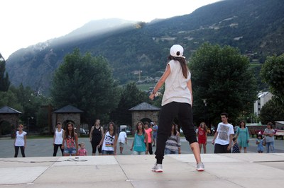 hiphop-002.jpg.