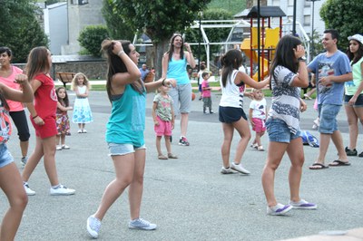 hiphop-009.jpg.