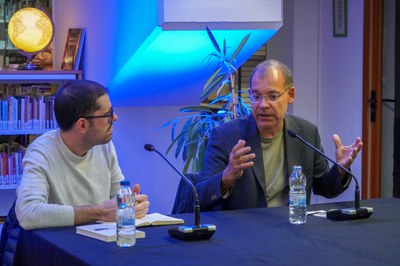 20241016 Toni Sala entrevista literaria @ComuEncamp (15).jpg.
