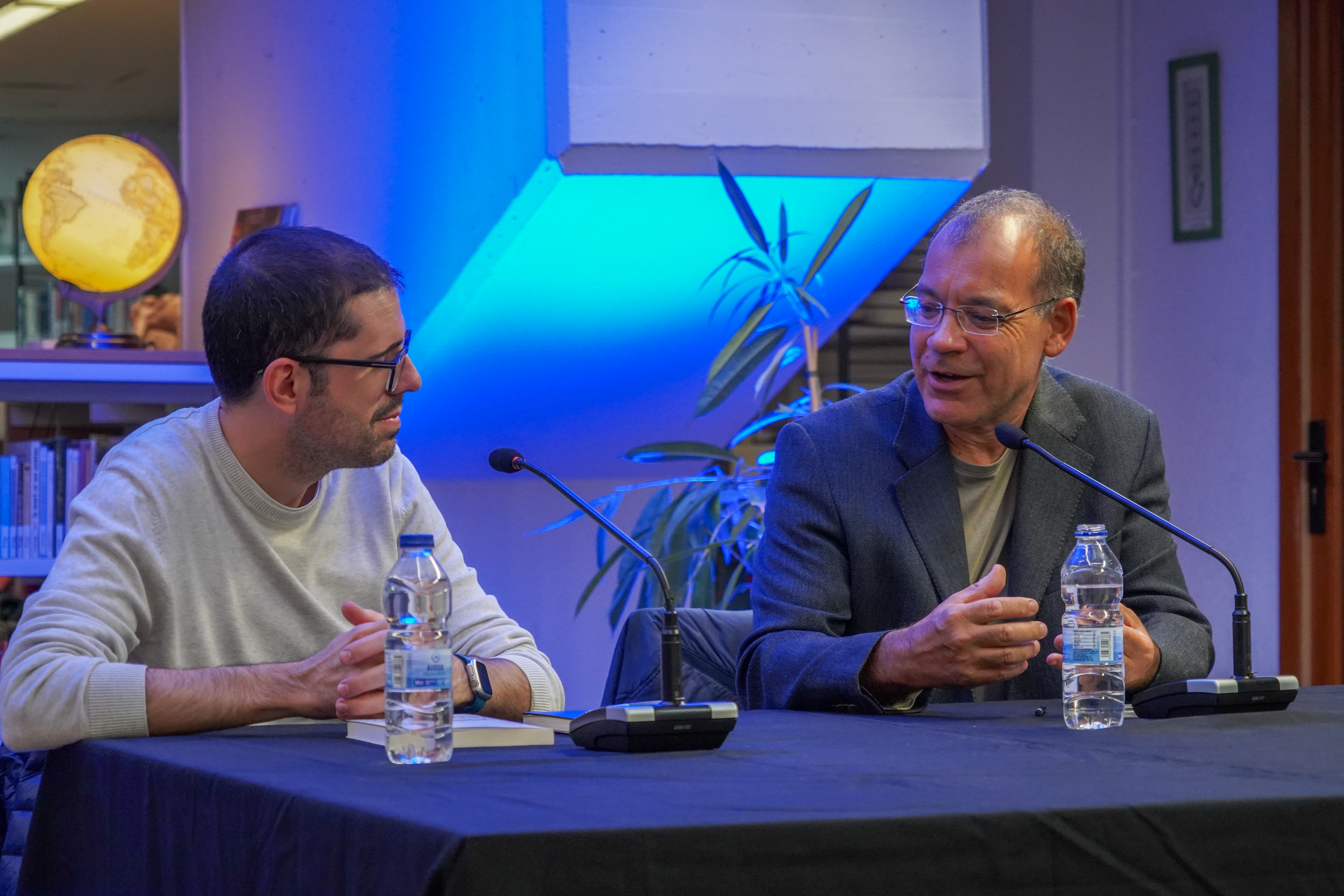 20241016 Toni Sala entrevista literaria @ComuEncamp (20).jpg