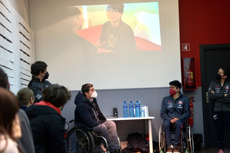 Trobada al PIJ amb l'equip xilè d'esquí paralímpic. 3 de febrer de 2022
