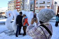 Un pop gegant, el resultat de la gran escultura de neu construïda aquest cap de setmana al Pas de la Casa 