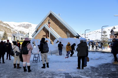 Escultura de neu al Pas de la Casa.