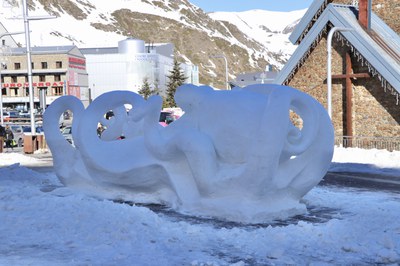 Escultura de neu al Pas de la Casa.