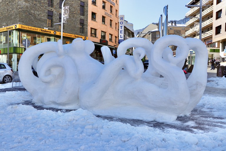 Escultura de neu al Pas de la Casa