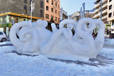 Escultura de neu al Pas de la Casa.