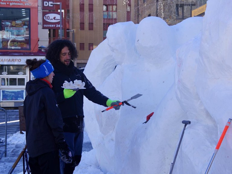 Escultura de neu al Pas de la Casa
