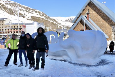 Escultura de neu al Pas de la Casa.